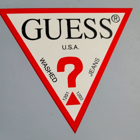 GUESS PROMO - Picture 2 of 3